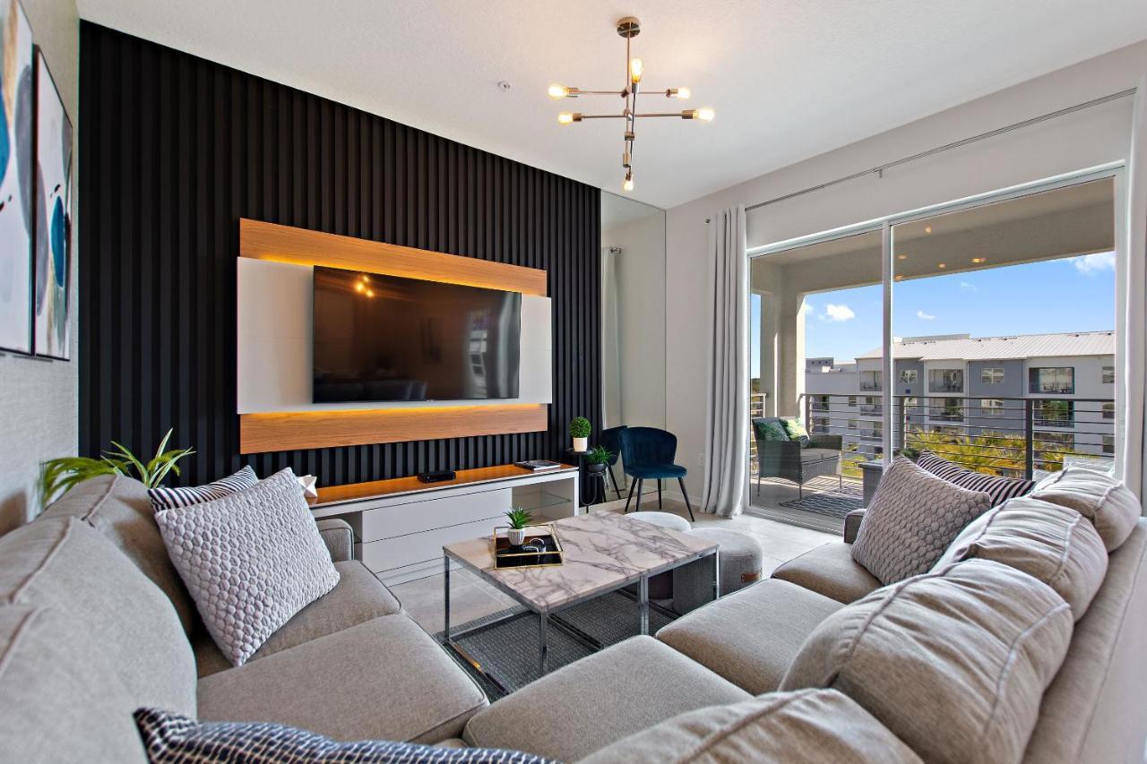 Apartment Duck House At Storey By Shine #992 Apts