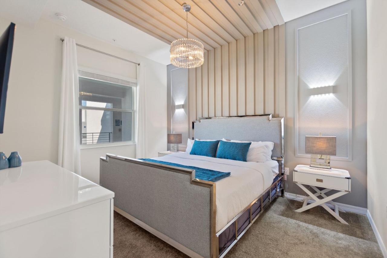 Duck House At Storey By Shine #992 Apts *