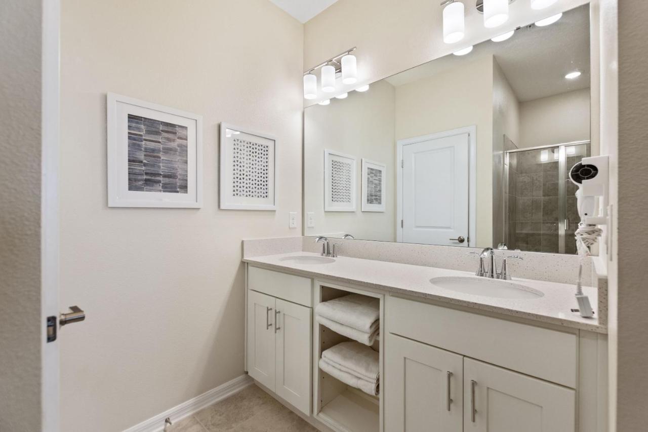 Duck House At Storey By Shine #992 Apts