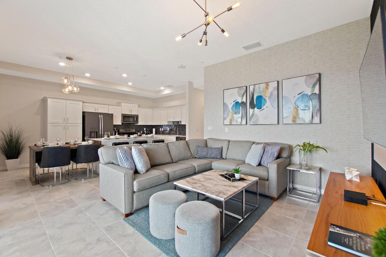 Duck House At Storey By Shine #992 Apts Apartment *