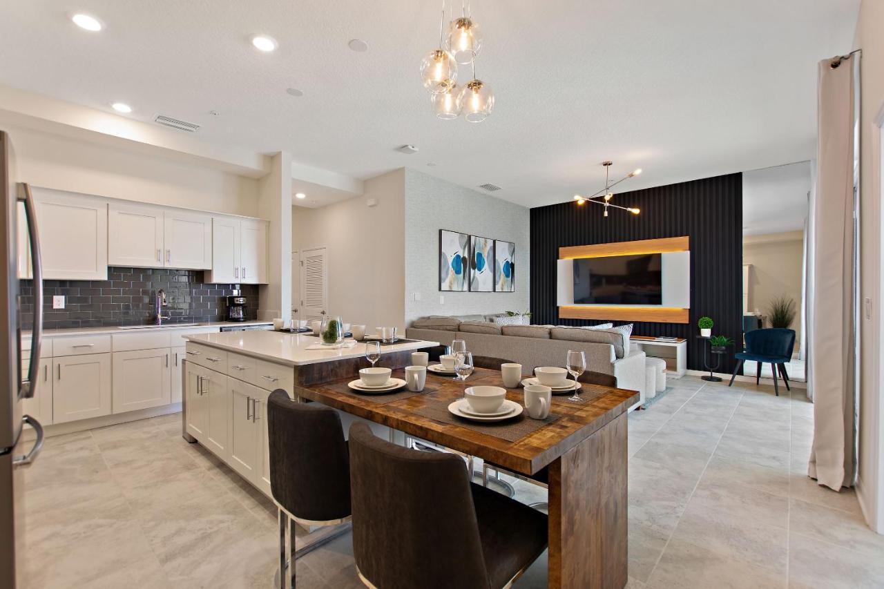 Duck House At Storey By Shine #992 Apts Apartment *